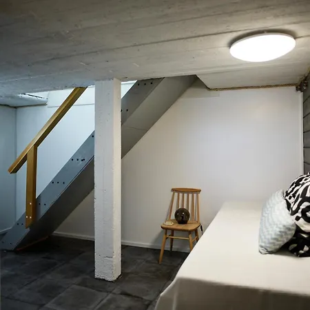 Cozy First Floor With Beautiful River Views *